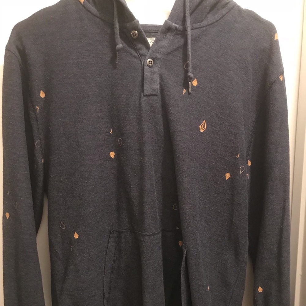 Men’s Volcom hoodie.